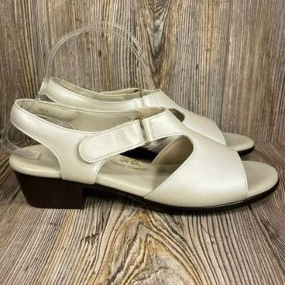 SAS Women's Sandal Tripad Comfort Model 205219 Cream Color Size 9.5 N